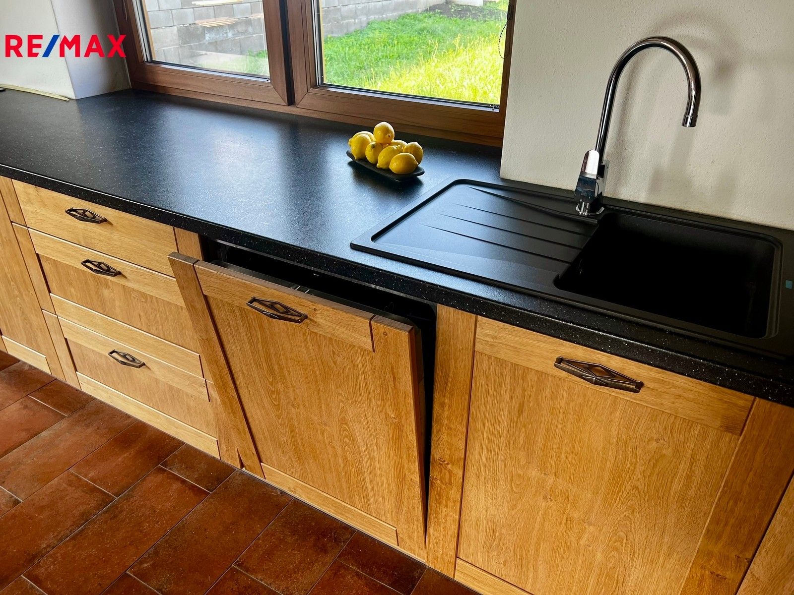 Rodinné domy, Bánov, 197 m²