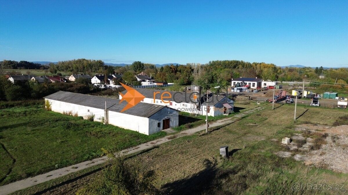 Pozemky pro bydlení, 987 65, Slovensko