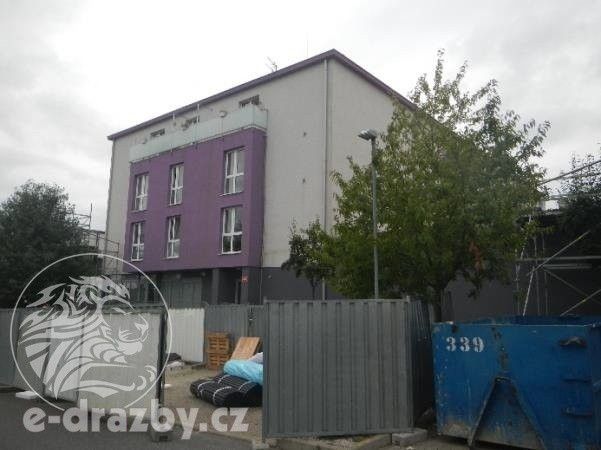 2+kk, Cedrová, Jesenice, 66 m²