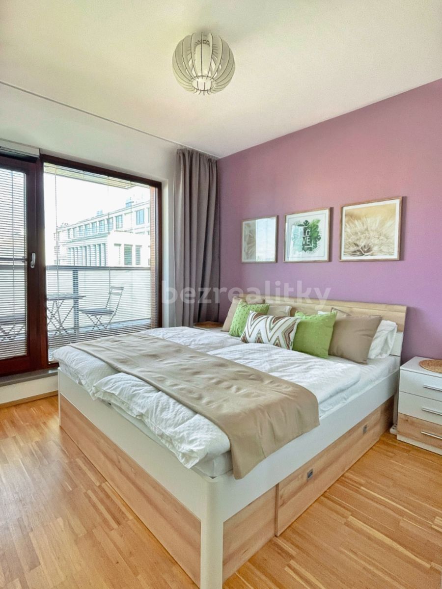 2+kk, Rohanské nábřeží, Praha - Karlín, 53 m² - 1