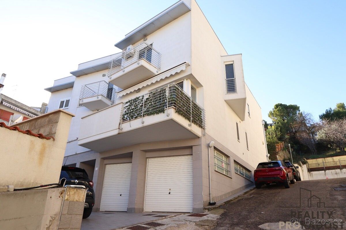 Byty, 987 66, Zahraničí