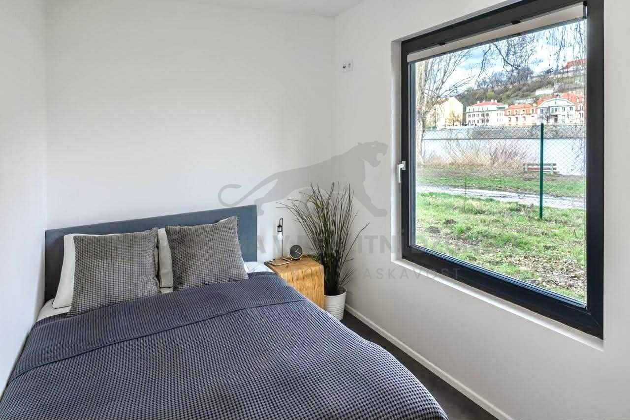 Komerční nemovitost · 30 m² · Praha - 3
