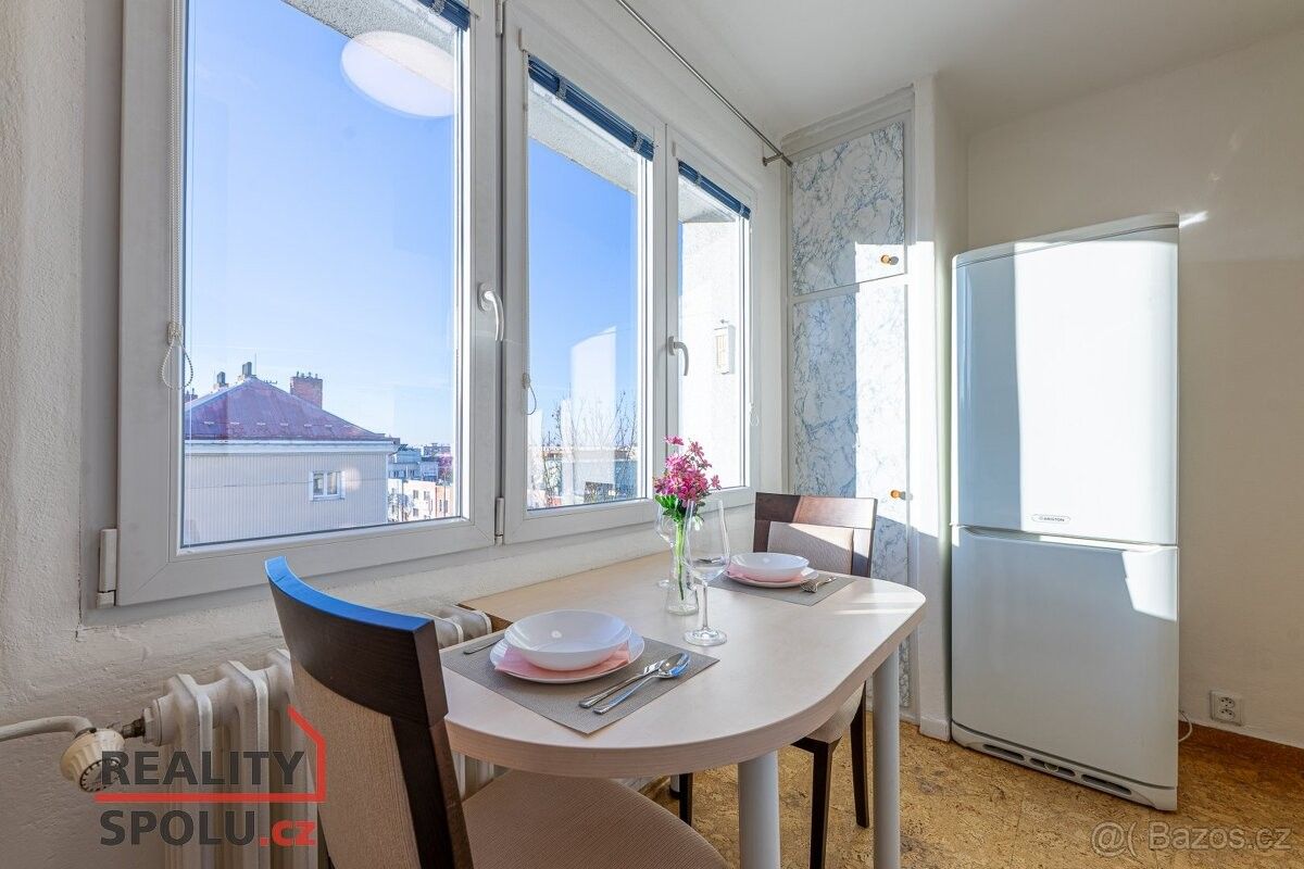 Pronájem byt - 987 66, Zahraničí