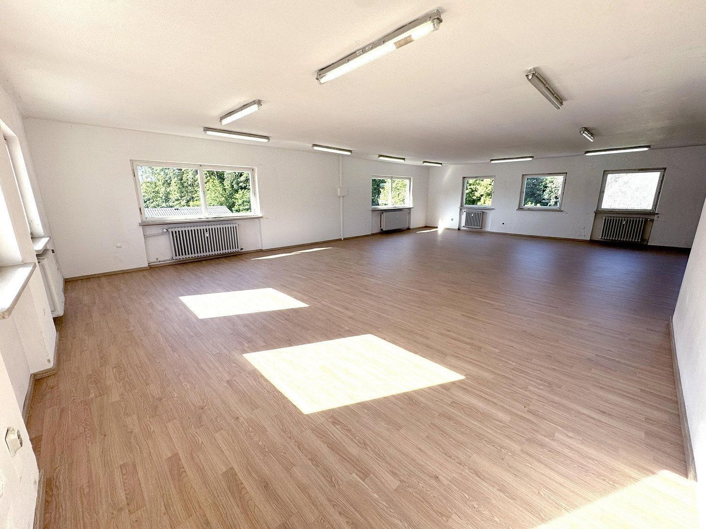 Kanceláře, Porschestrasse 12 Waldkraiburg Waldkraiburg Bayern 84478, 128 m² - 1