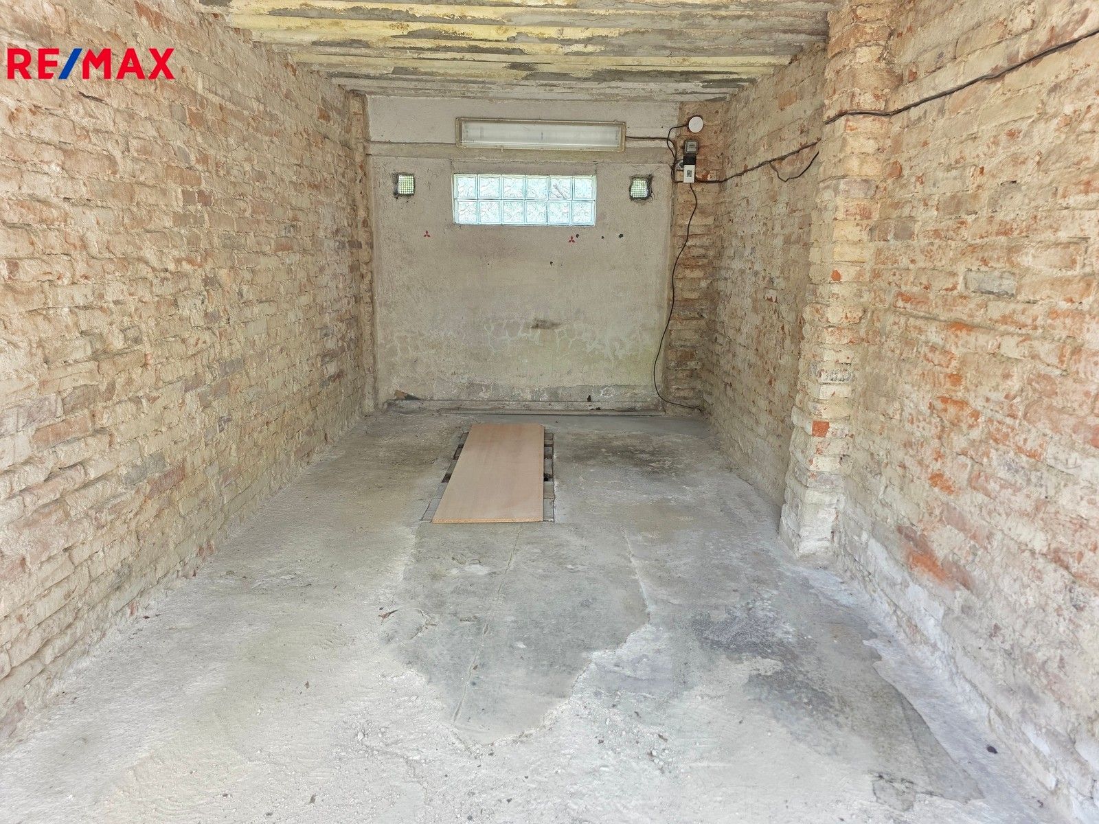 Pronájem garáž - Brno, 15 m²