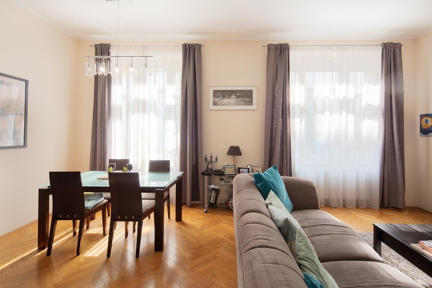 Byty, náměstí Jiřího z Poděbrad, Praha - Vinohrady - 2