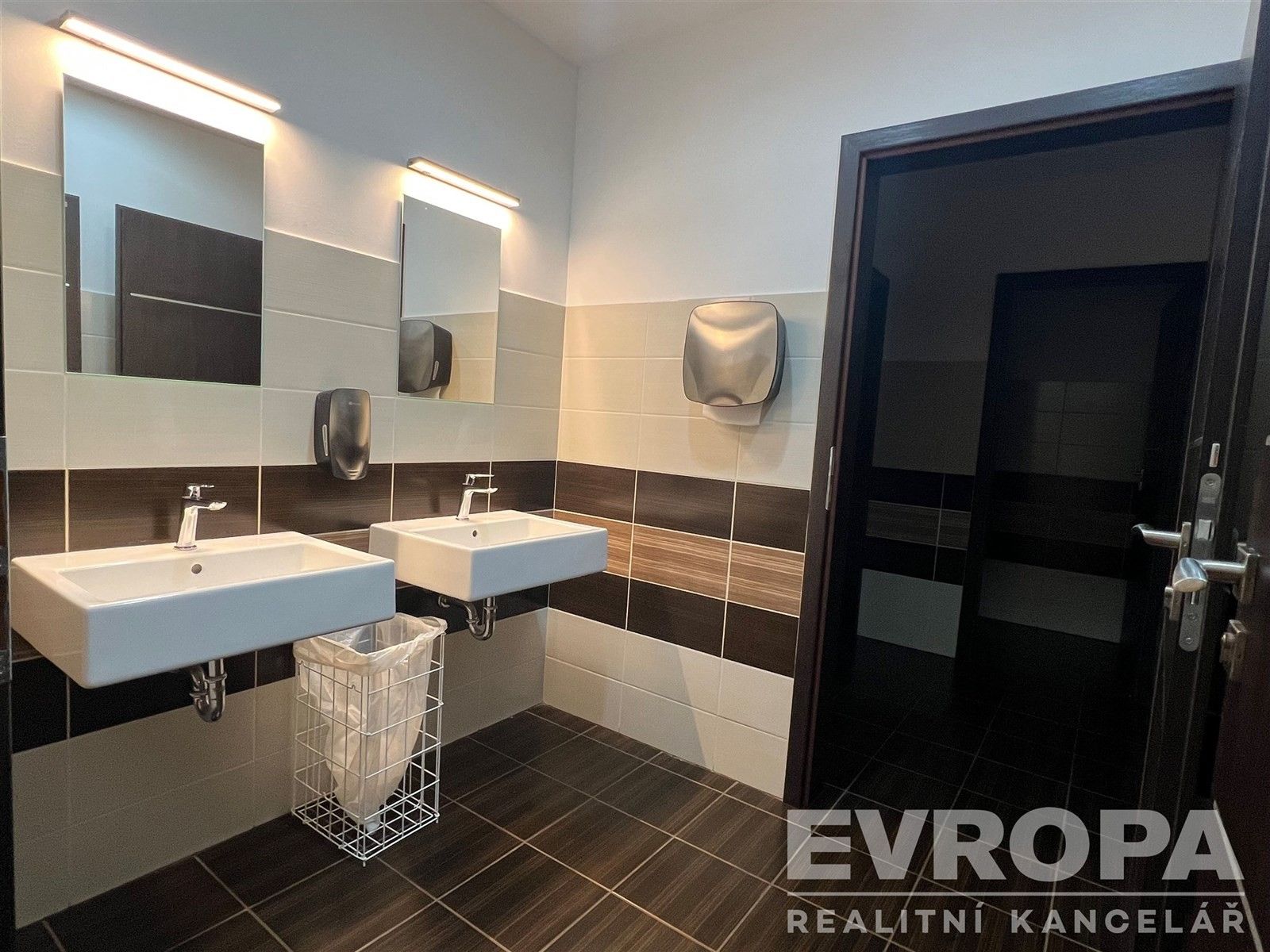 Kancelář · 31 m² · Prusíkova 2577, Praha Stodůlky - 4