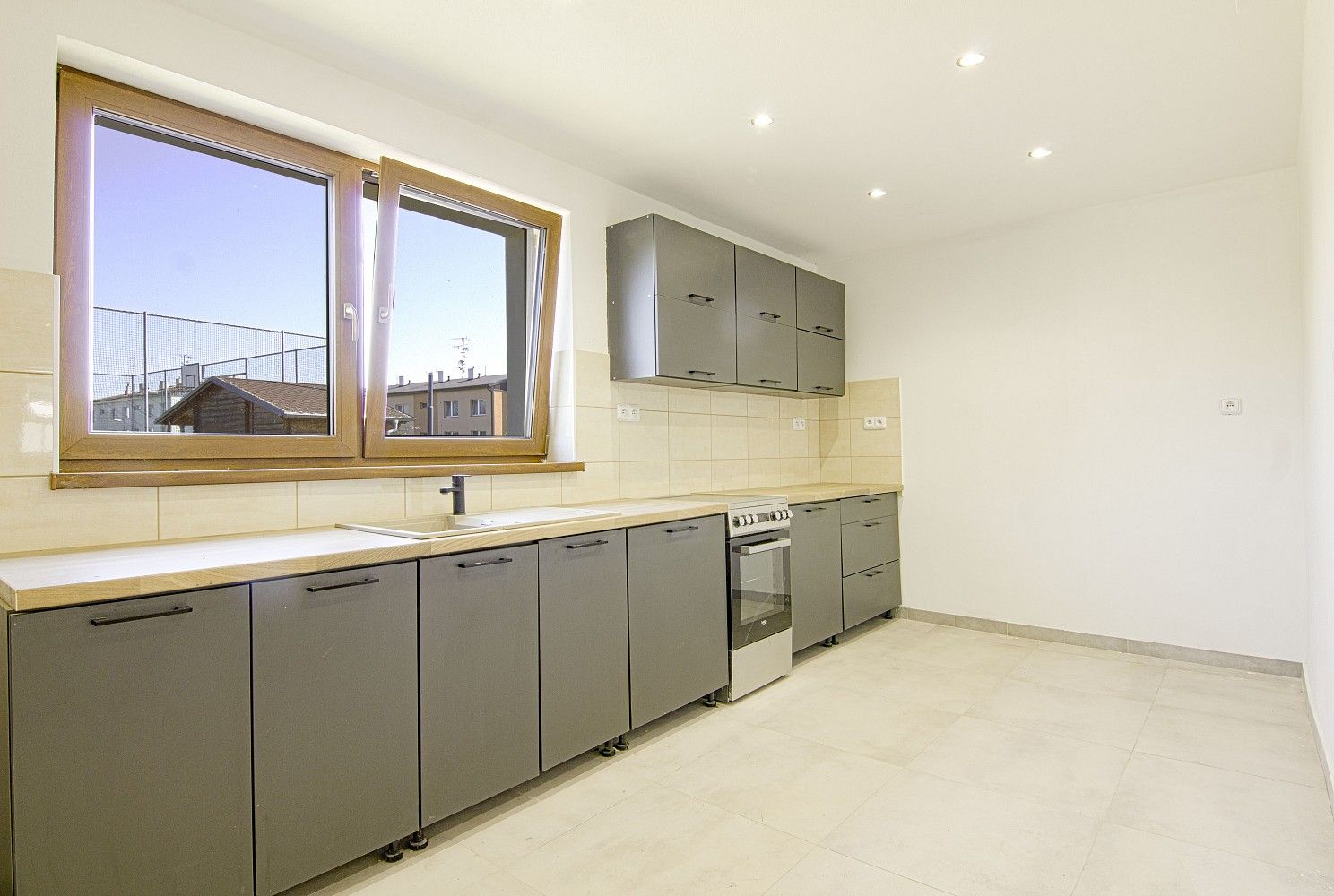 Prodej byt 4+kk - Vratěnín, okres Znojmo, Jihomoravský kraj, 101 m² - 2