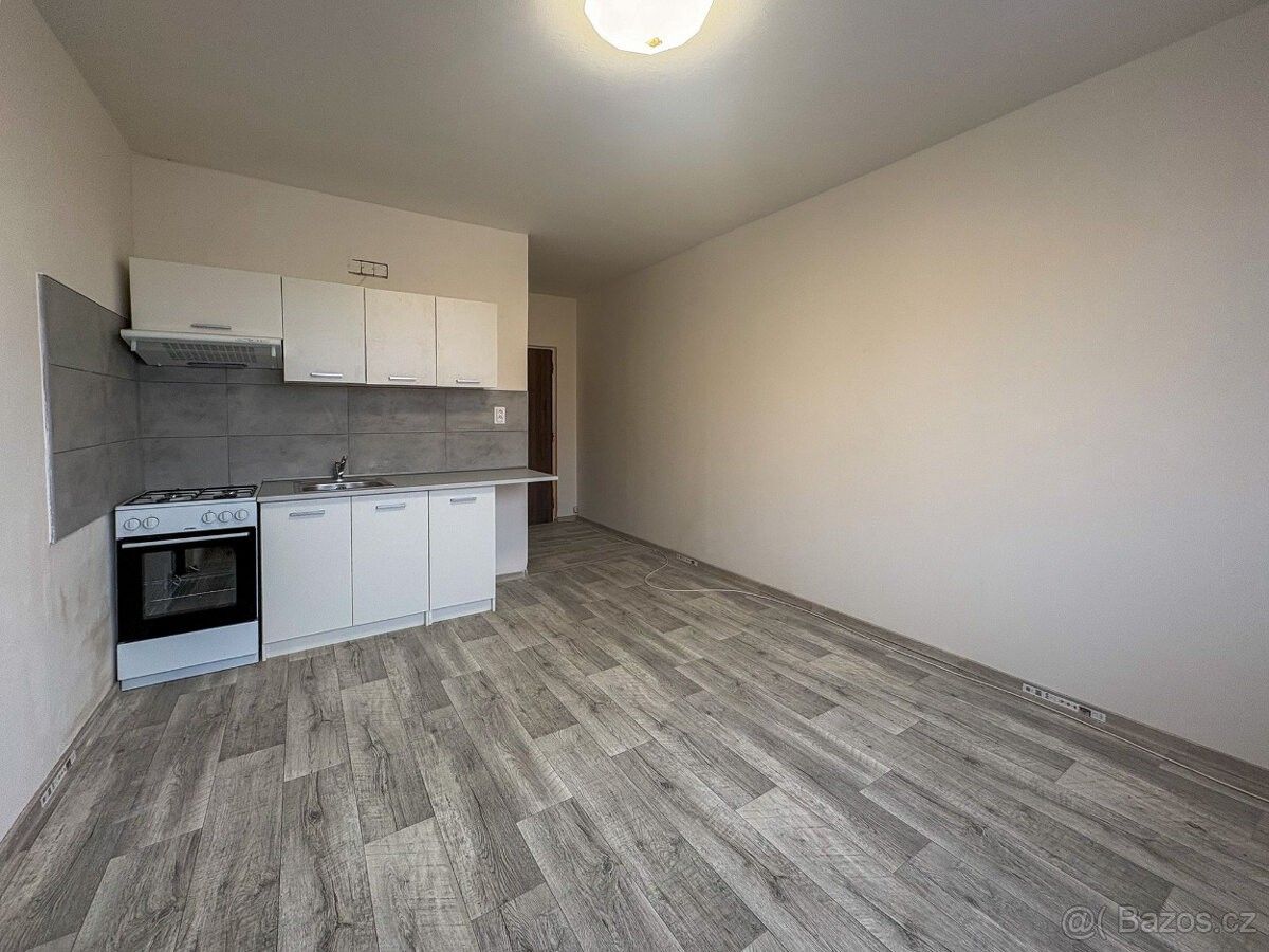 Pronájem byt - Chomutov, 430 04