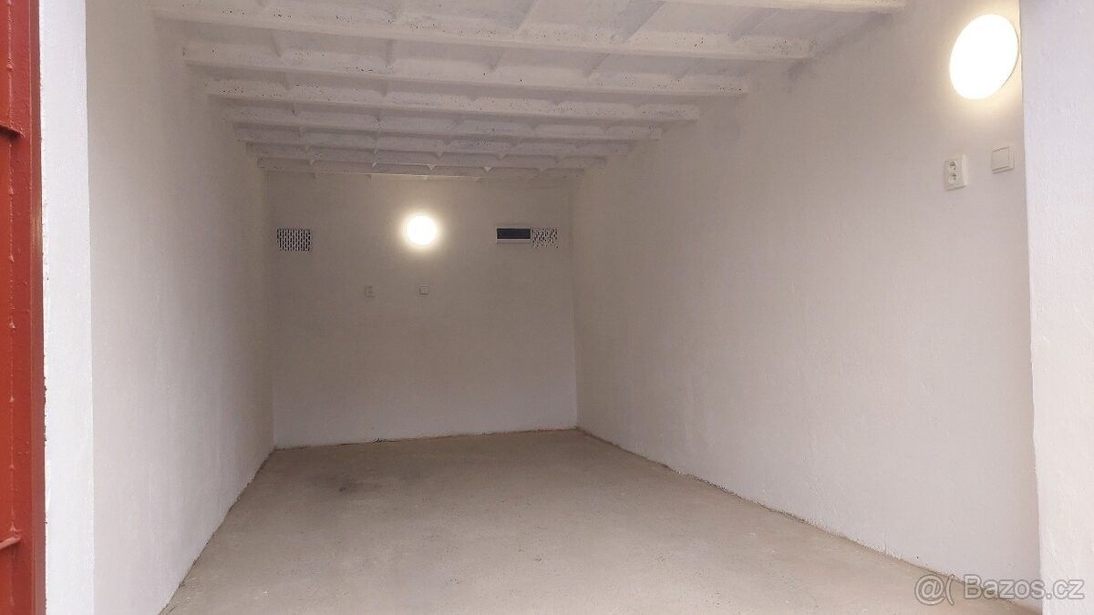 Garáž