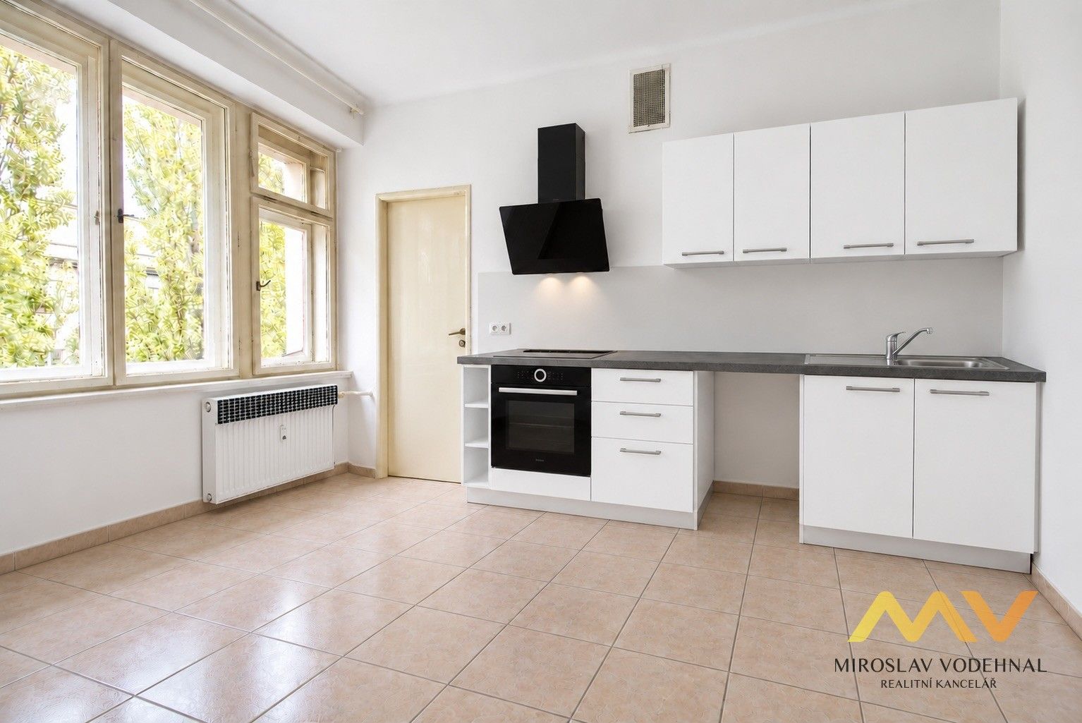 Pronájem byt 3+1 - Nerudova, Hradec Králové, 95 m² - 2