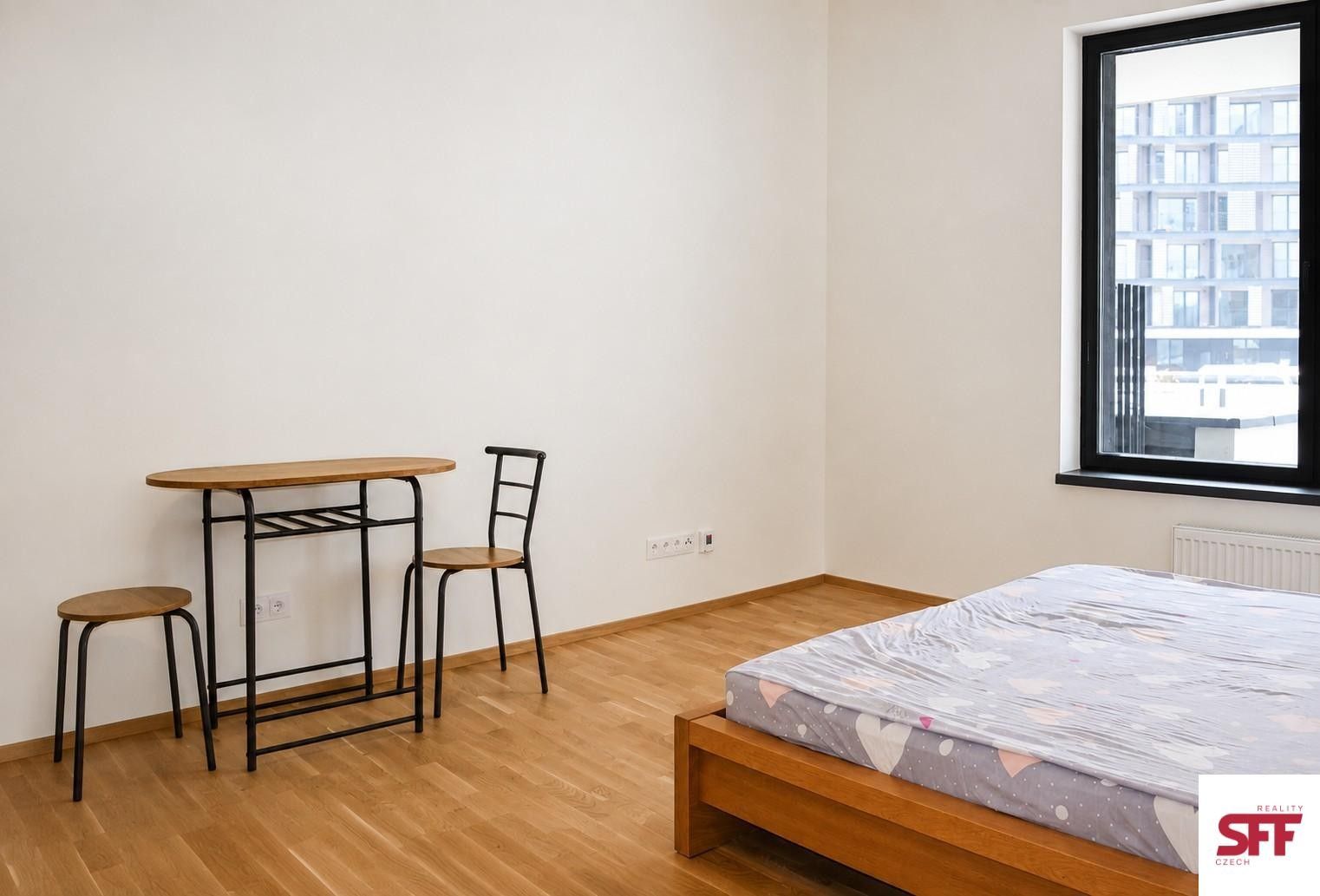 Pronájem byt 1+kk - Mezi vodami, Praha, 32 m² - 5