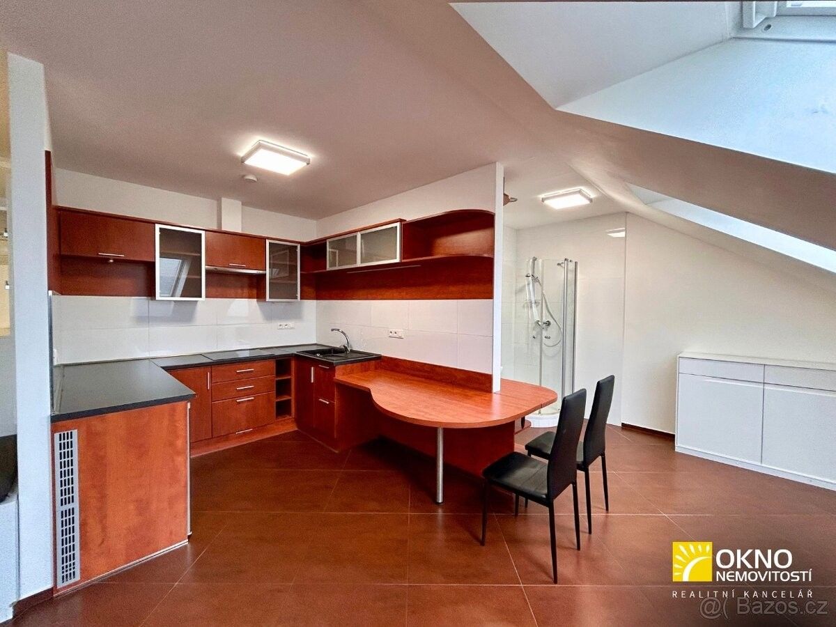 Pronájem byt - Hodonín, 695 01