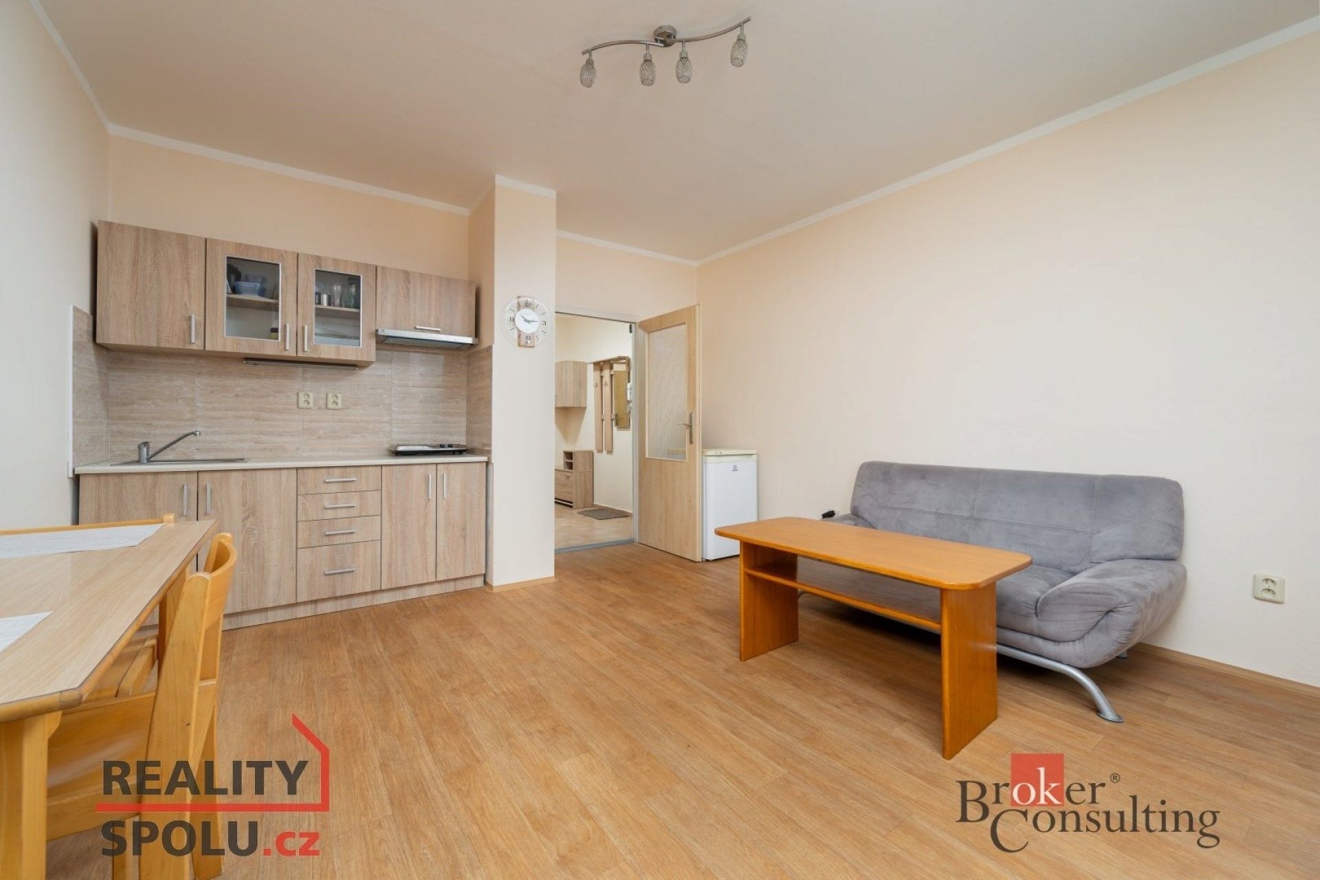 Pronájem byt 2+kk - Skelná, Jablonec nad Nisou, 41 m²