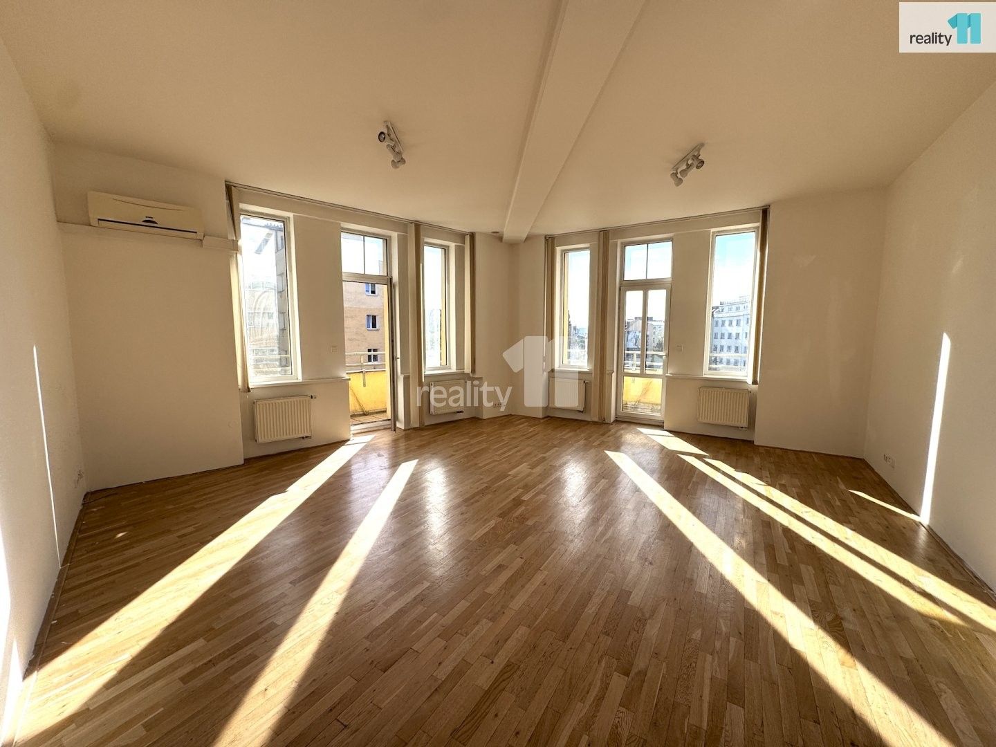 Byt 2+kk · 85 m² · Kolbenova, Praha - 2