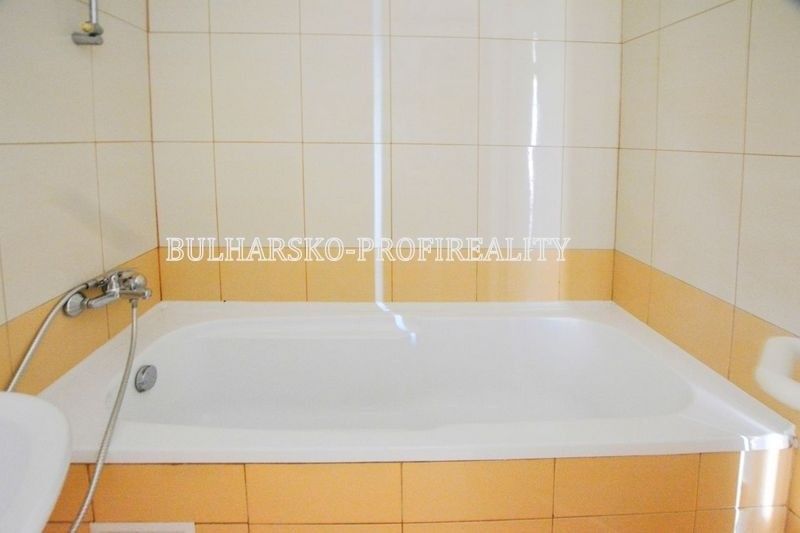 Byty, 987 66, Zahraničí