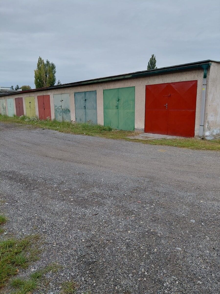 Garáž · Mladá Boleslav, 293 01 - 4