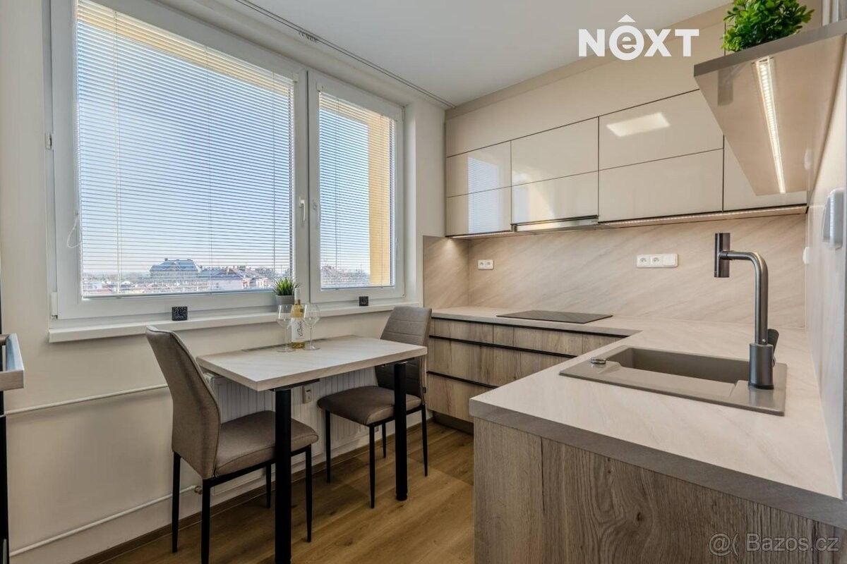 Byty, Břeclav, 690 02