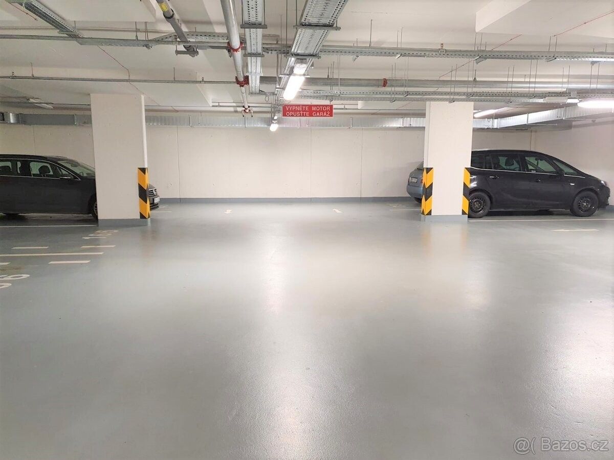 Pronájem garáž - Praha, 199 00