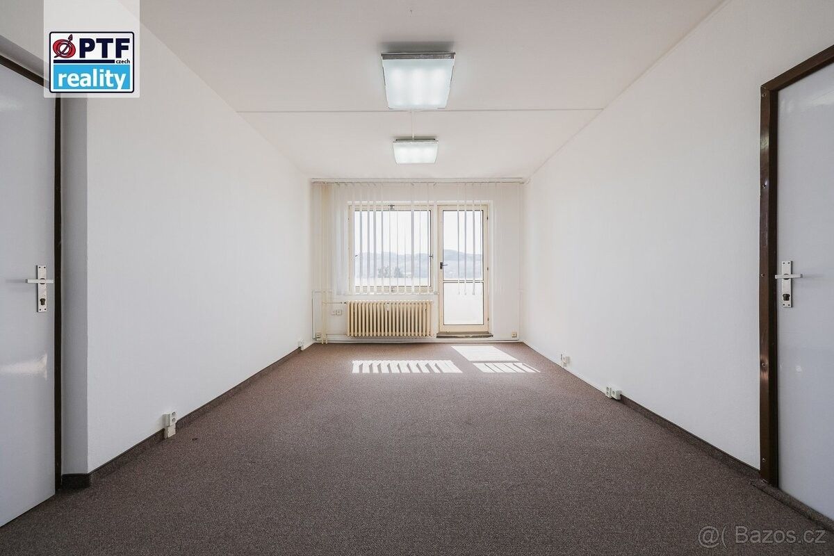 Pronájem kancelář - Karlovy Vary, 360 04, 25 m²
