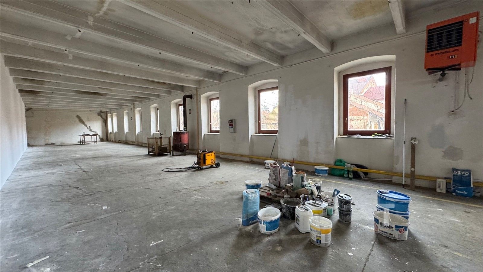 Pronájem komerční - Lhota Rapotina, 400 m²