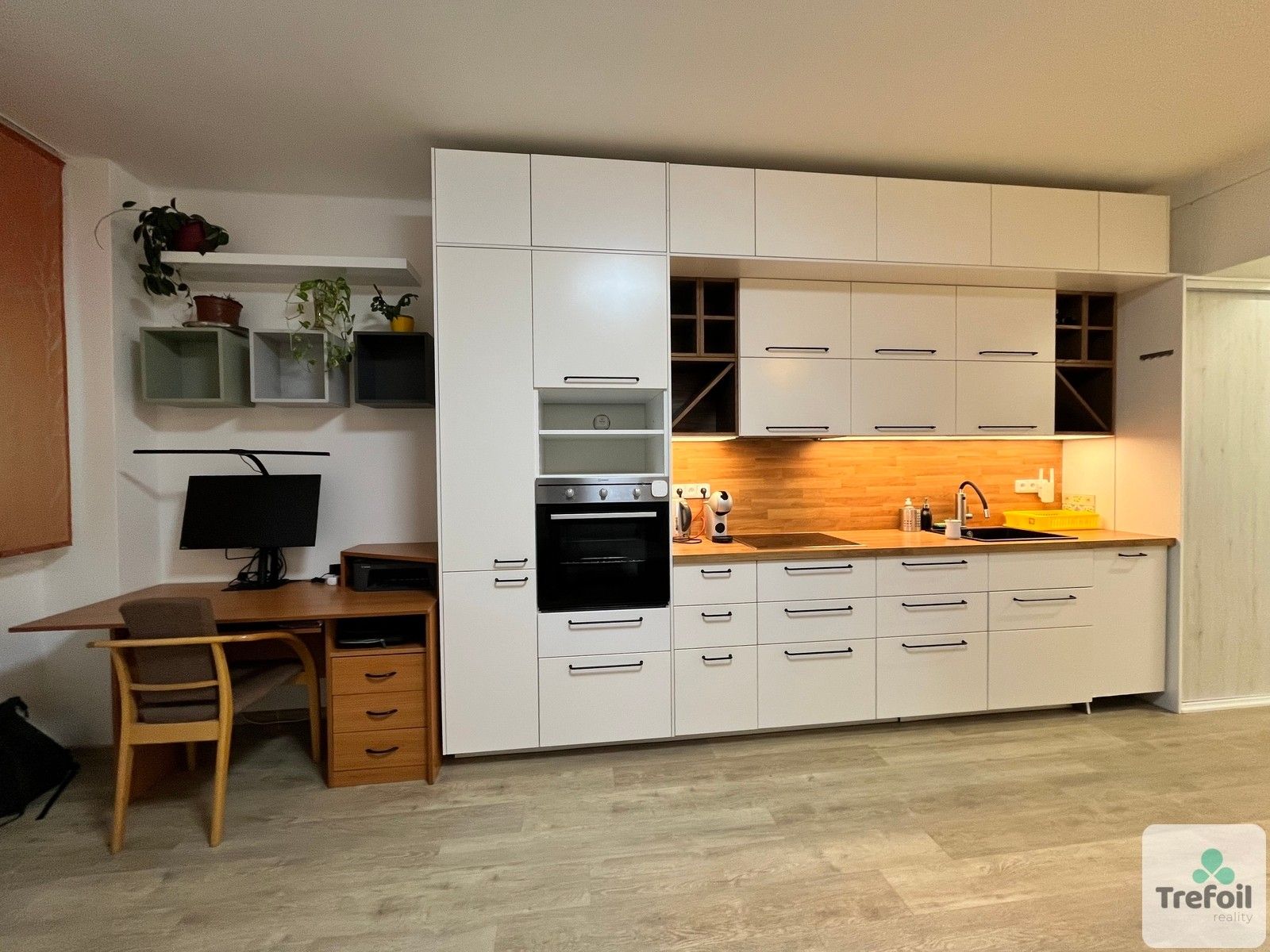 Pronájem byt 2+kk - U školičky, Praha, 42 m²