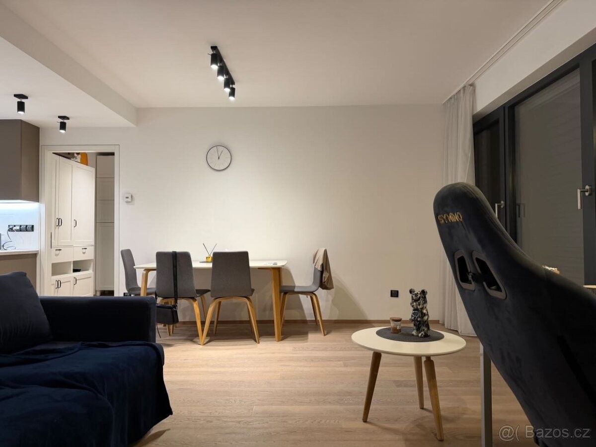 Pronájem byt - Praha, 150 00