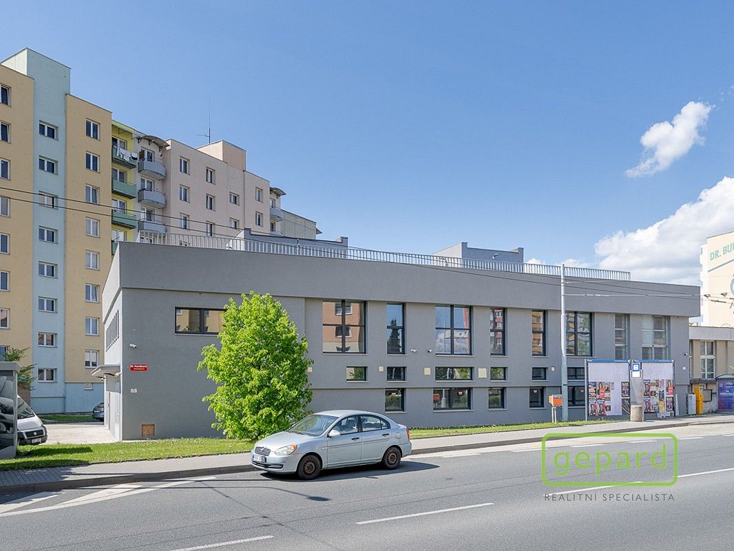 Obchodní prostory · 1 032 m² · Dr. Bureše, České Budějovice - České Budějovice 2 - 3