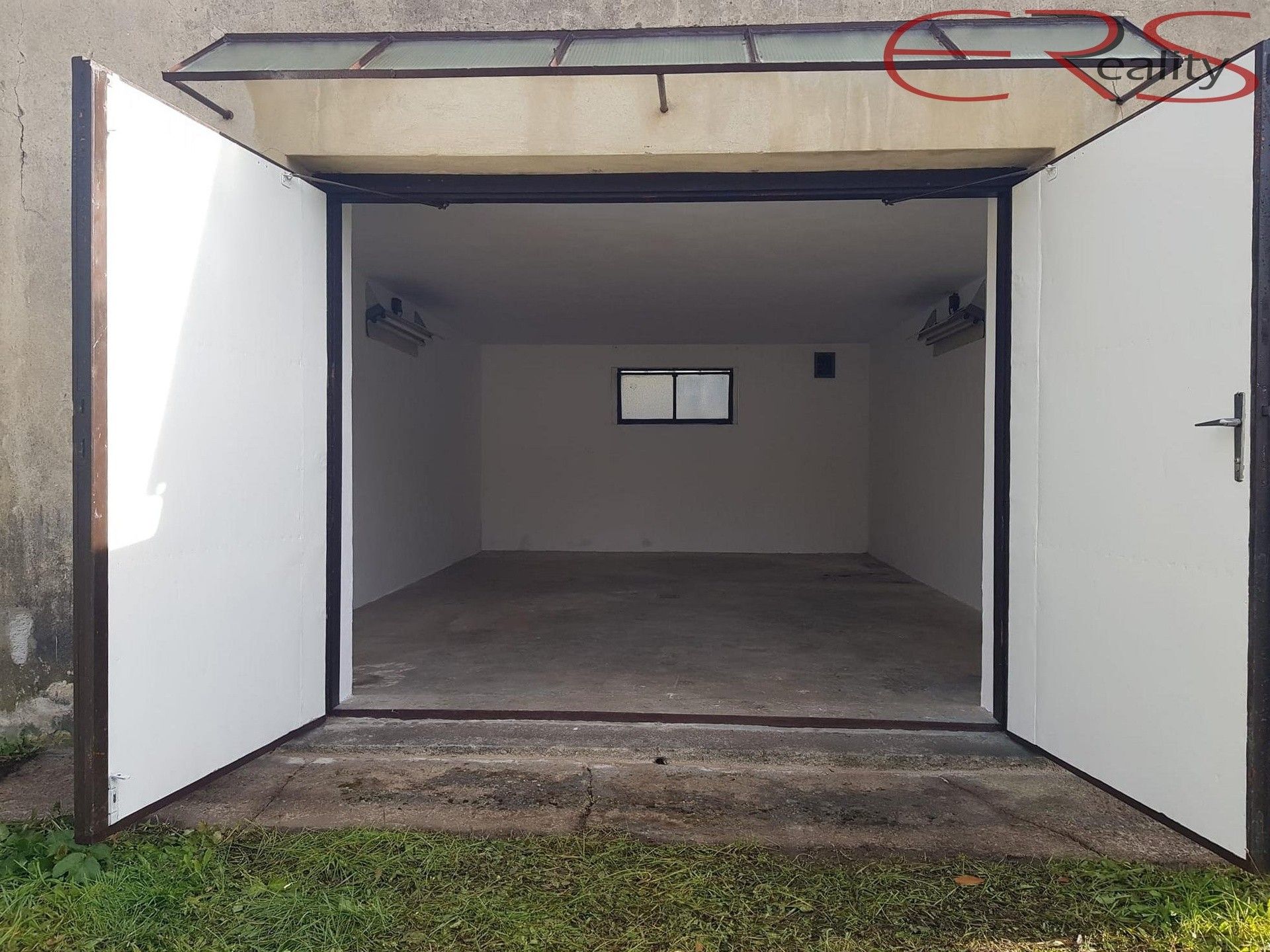 Prodej garáž - Lučany nad Nisou, 25 m² - 2