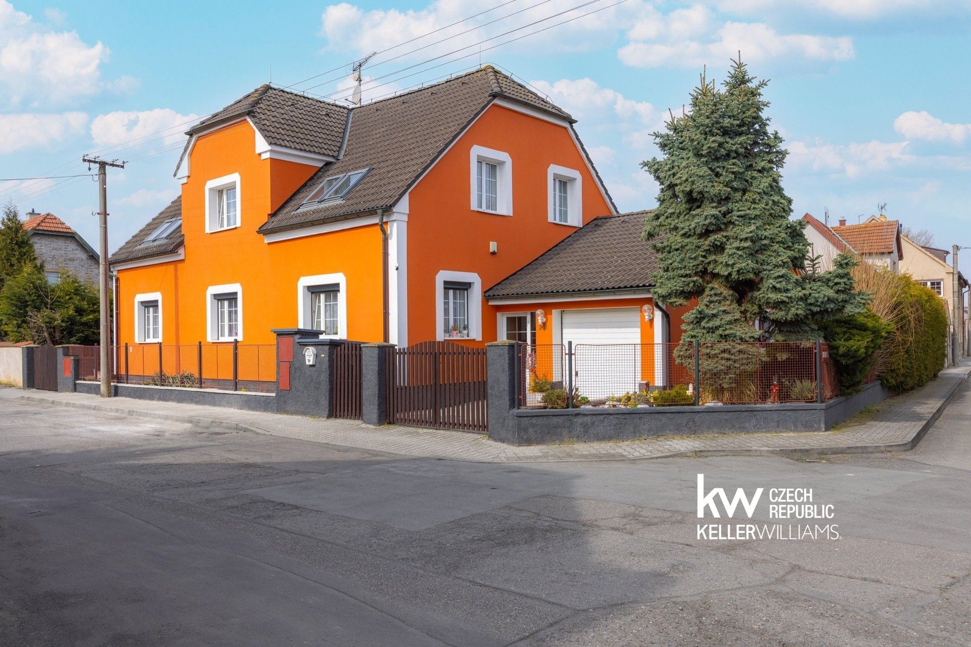 Rodinné domy, J. Nerudy , Jeneč, 260 m² - 1