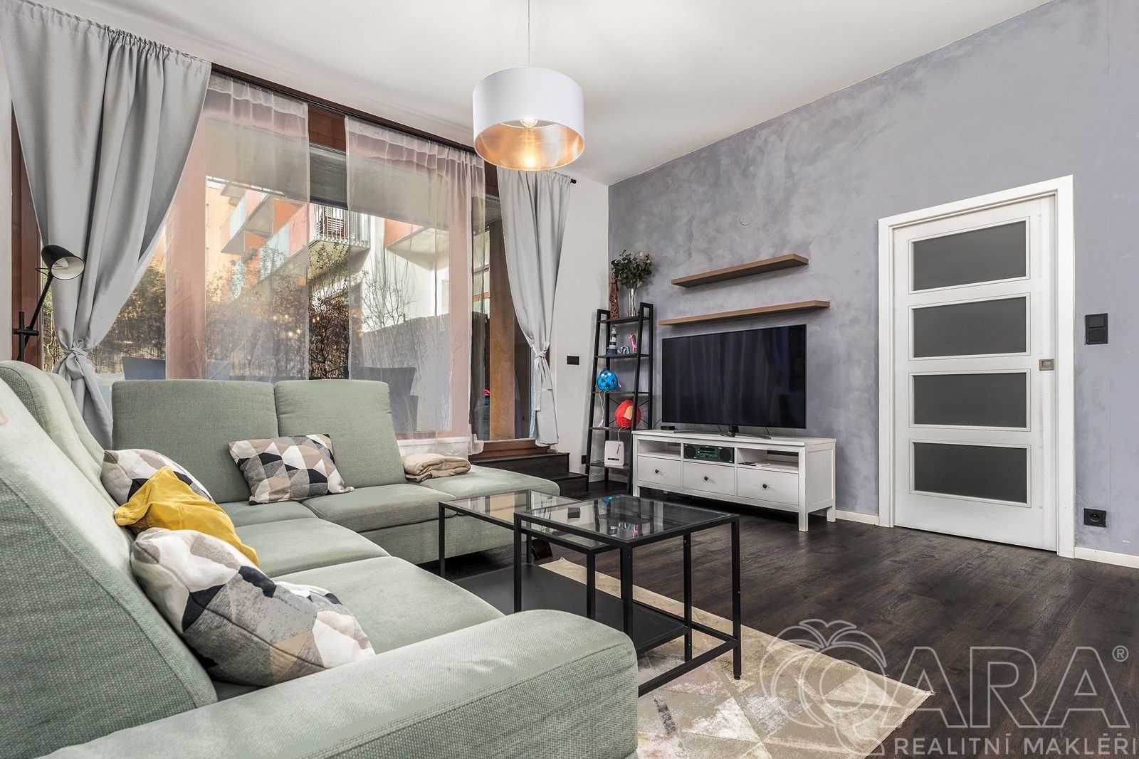 Pronájem byt 4+kk - náměstí 5. května 2055, Čelákovice, 114 m²