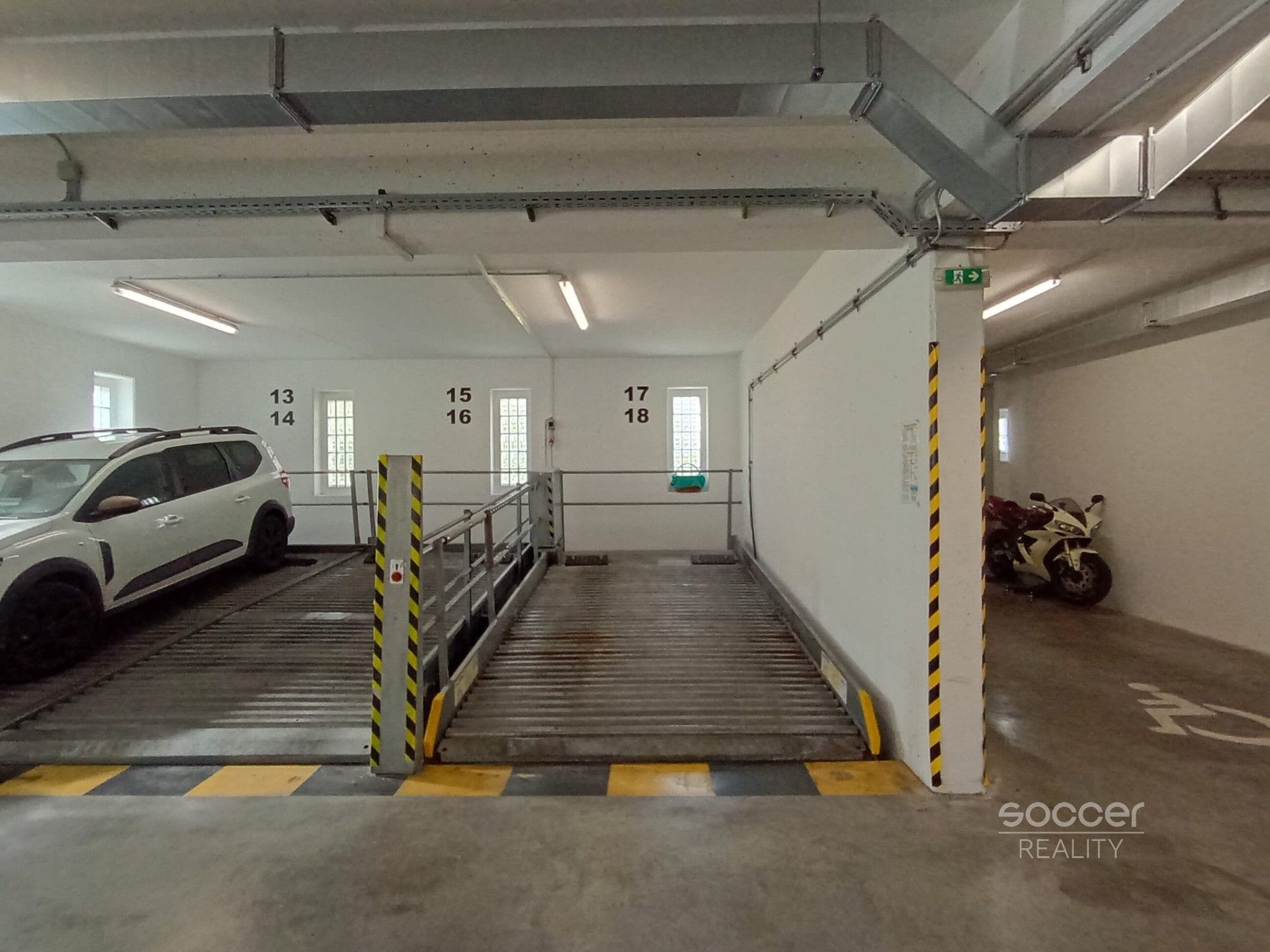 Garáže, Přeštická, Praha Hostivař, 13 m² - 1