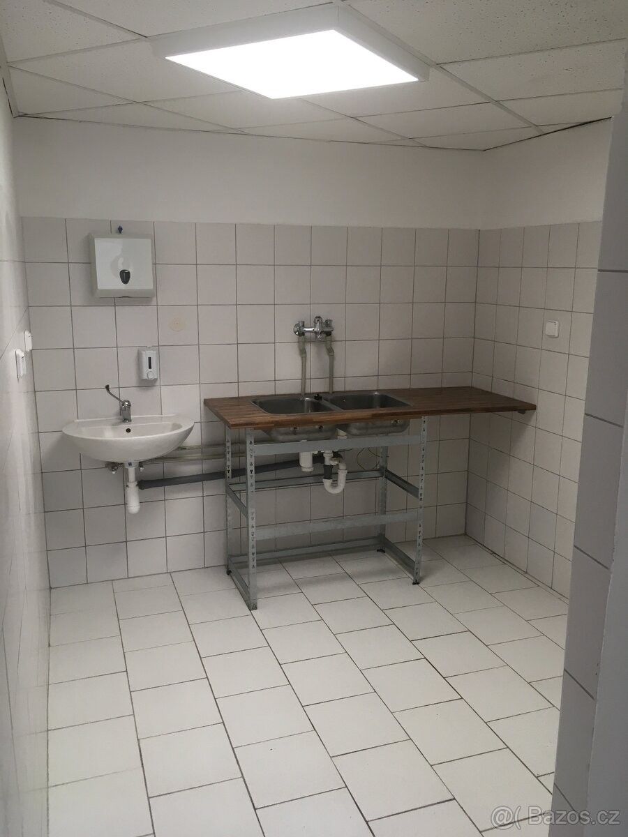 Obchodní prostory · Babice u Uherského Hradiště, 687 03 - 4