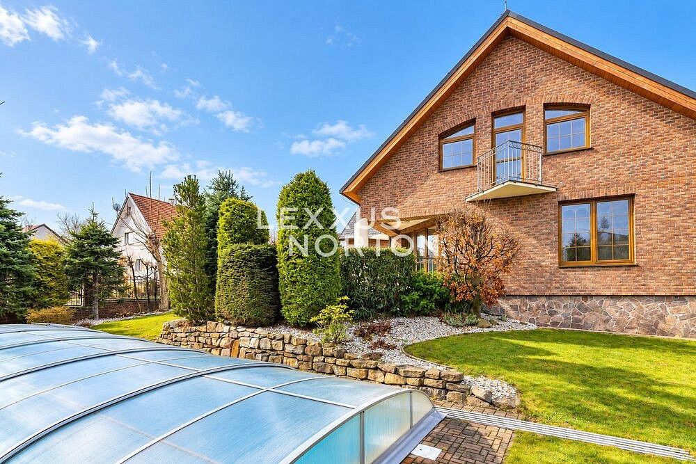 Rodinný dům, 384 m²