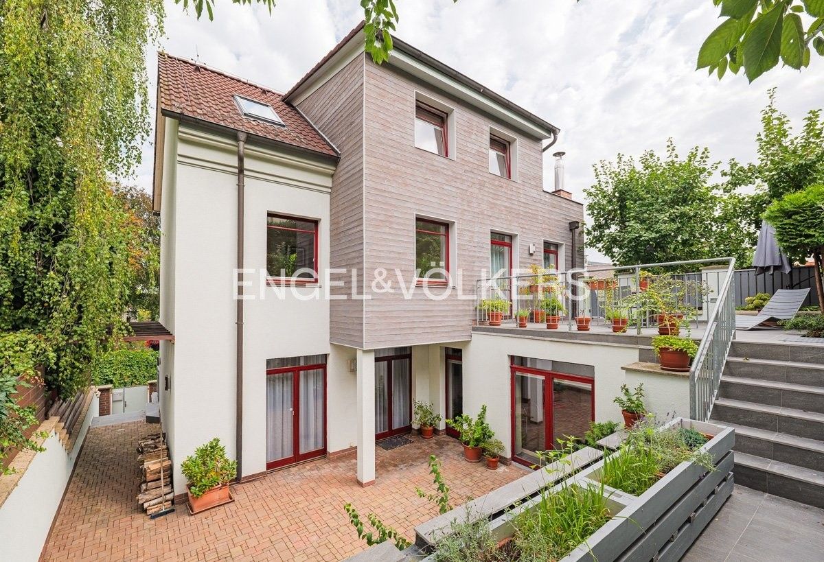Pronájem vila - Nad hradním potokem 92, Praha Veleslavín, 351 m² - 1
