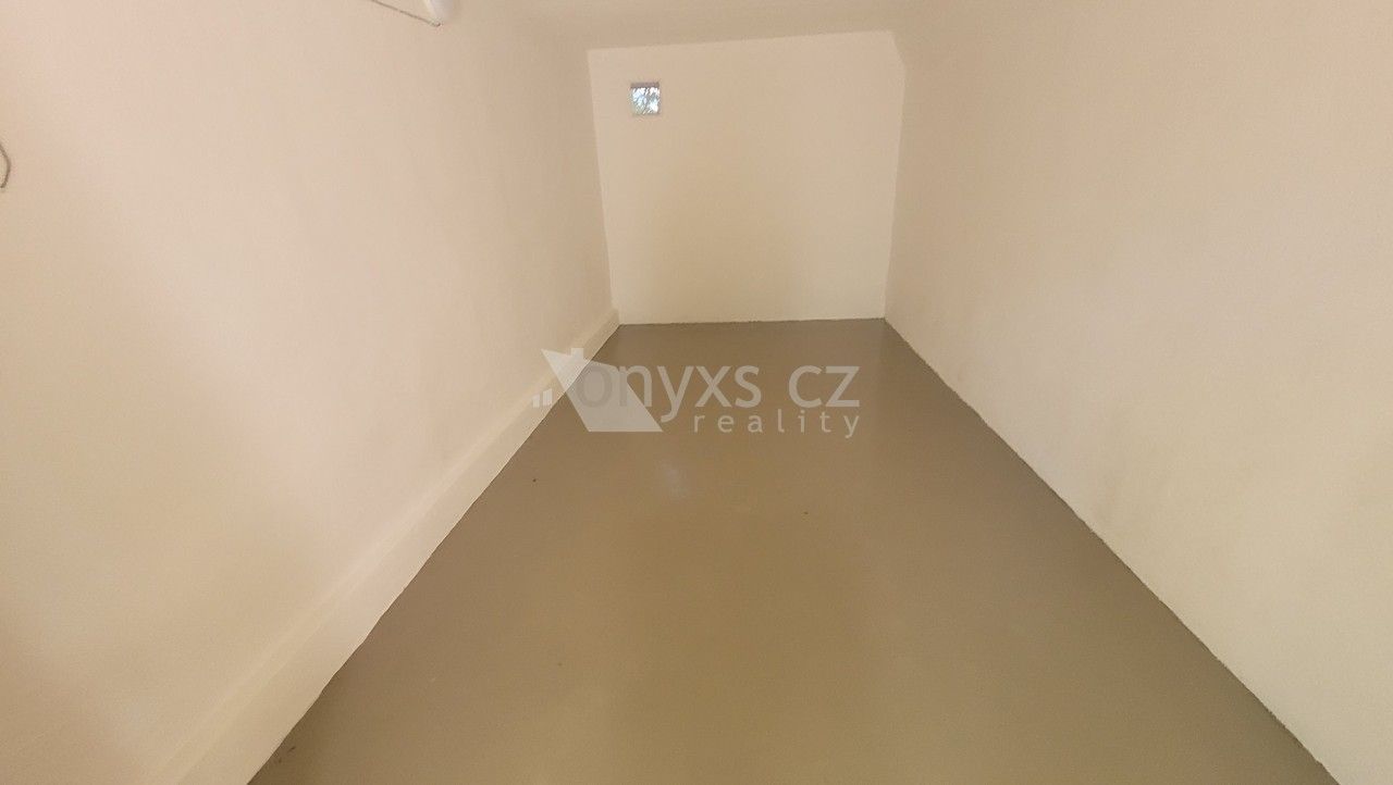 Garáž · 18 m² · Na Korábě, Praha - 4