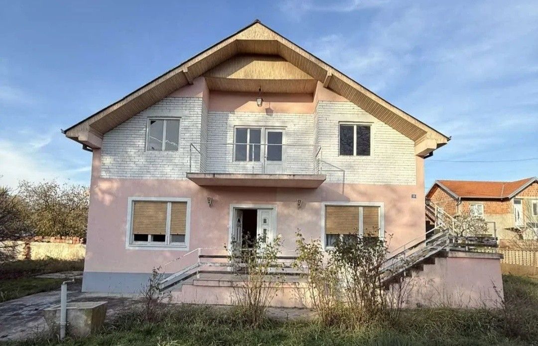 Rodinné domy, 987 66, Zahraničí