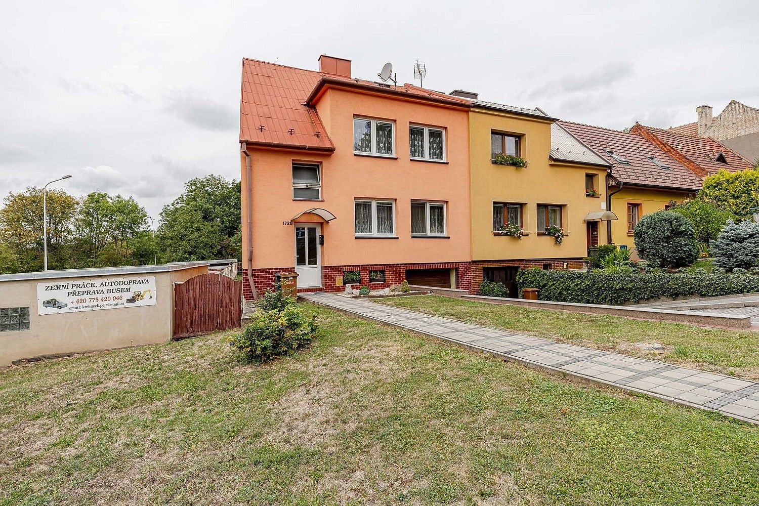 Rodinné domy, Uherský Brod, okres Uherské Hradiště, 160 m² - 1