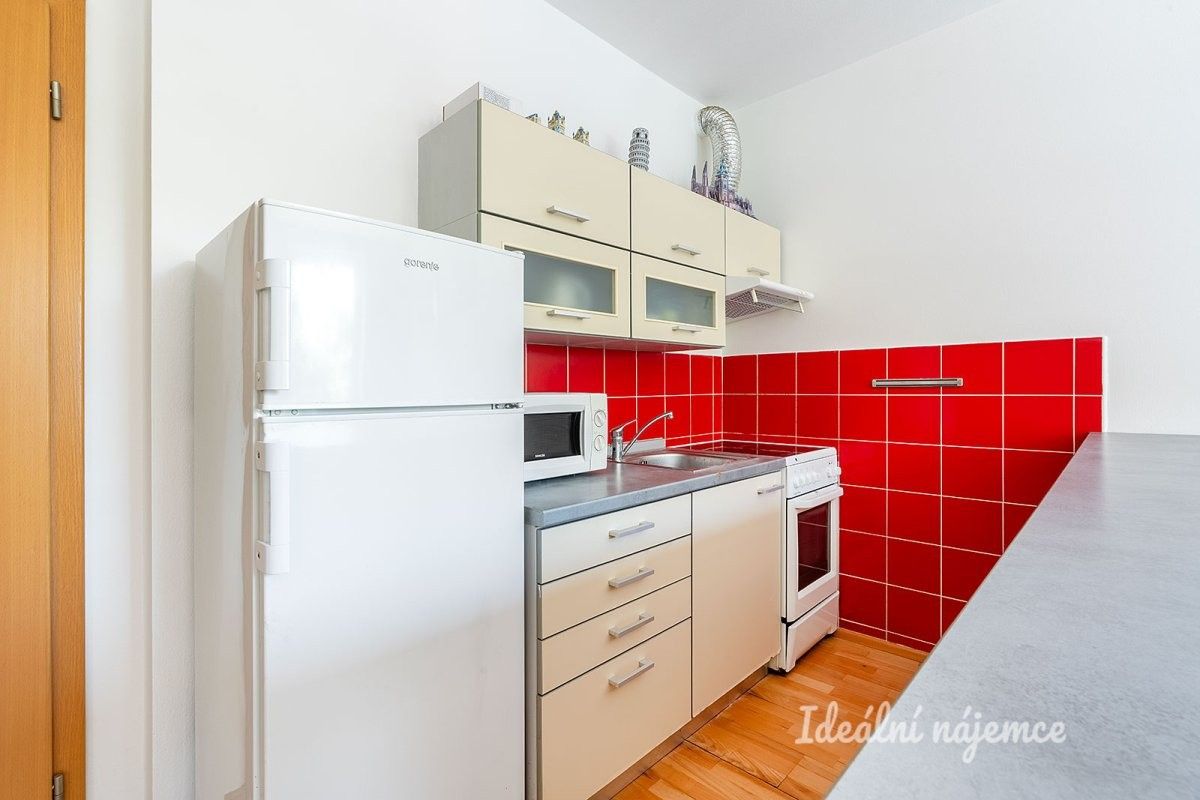 Pronájem byt 1+kk - Kovanecká, Praha, 32 m² - 2