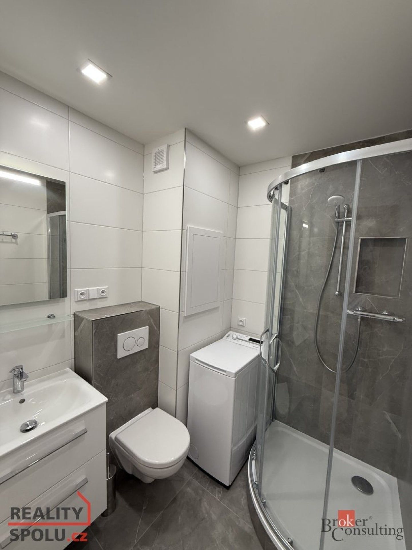 Pronájem byt 1+kk - Sokolovská, Plzeň, 34 m²