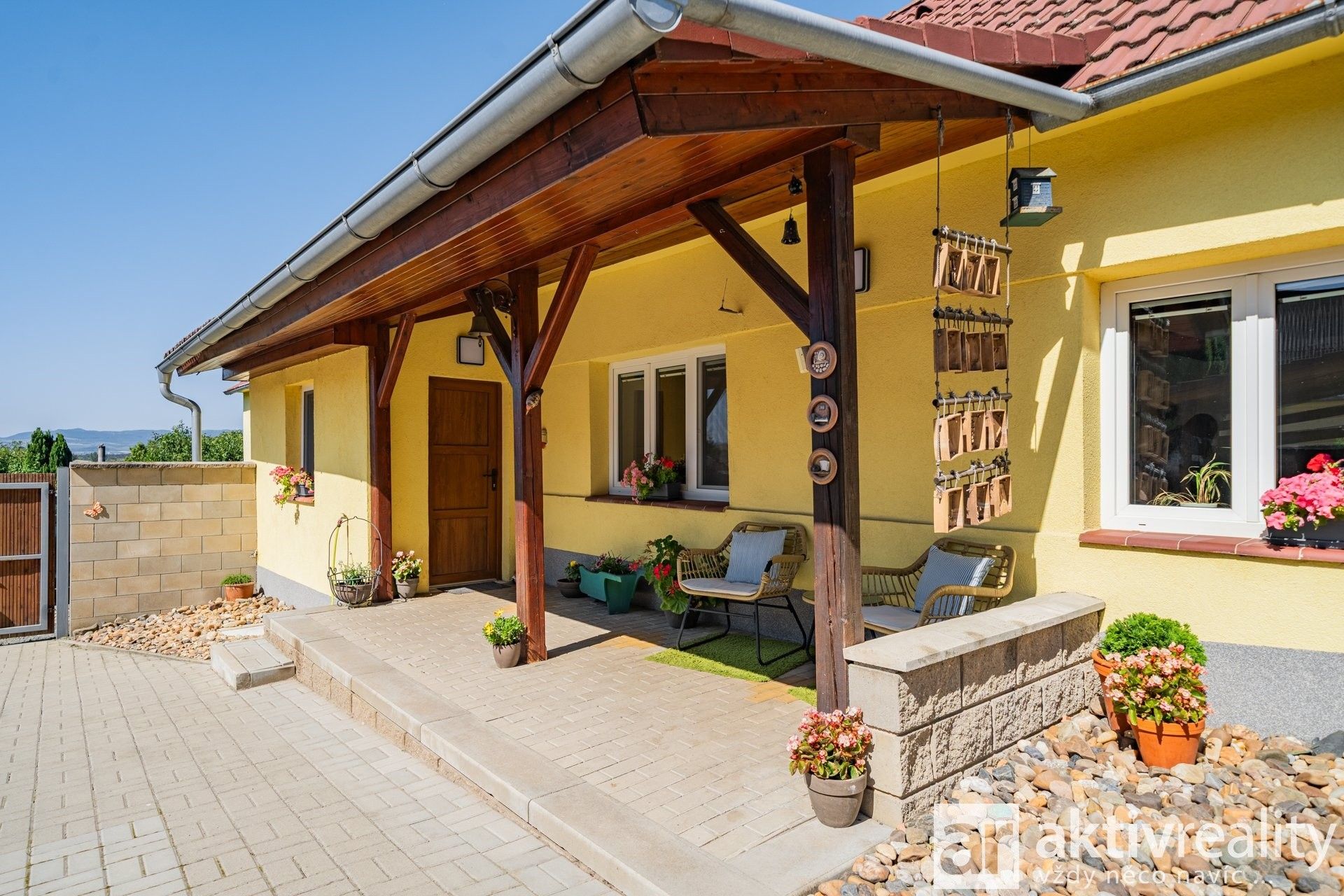 Chalupy, Na Vršku, Hrobce, 144 m²