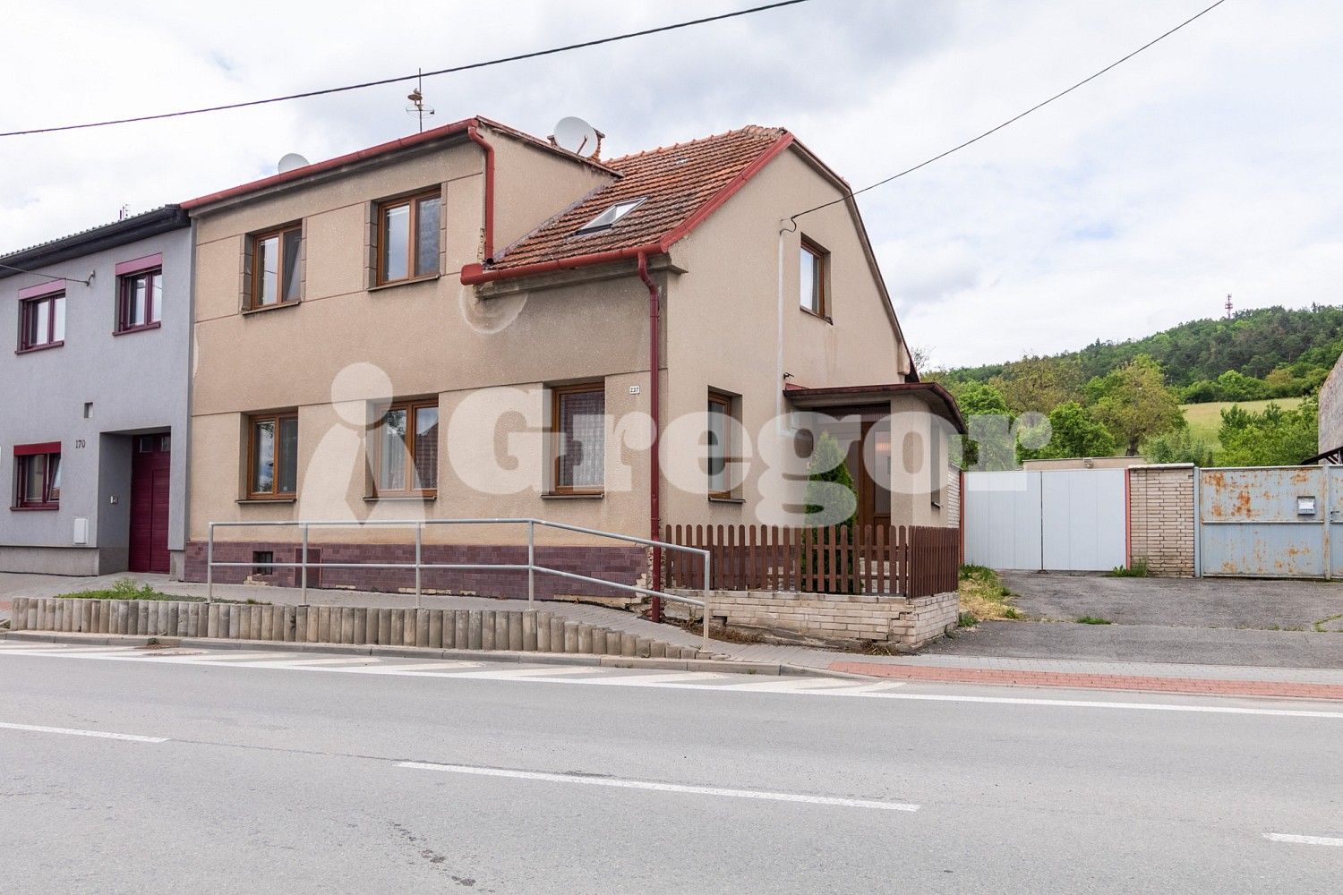 Rodinné domy, Čebín, okres Brno-venkov, Jihomoravský kraj, 243 m² - 1