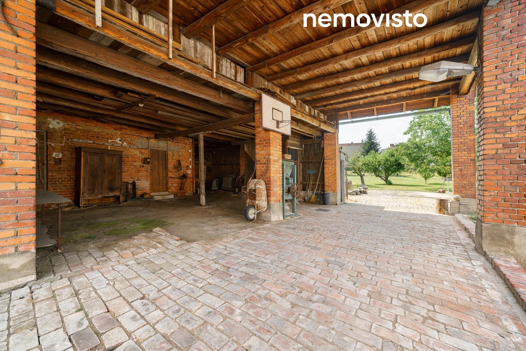 Prodej dům - Strahovice, 250 m²