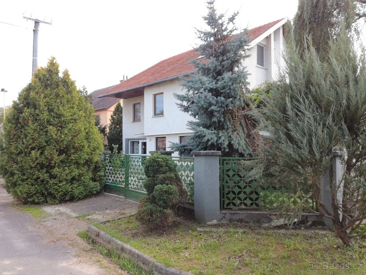 Rodinné domy, 987 65, Slovensko