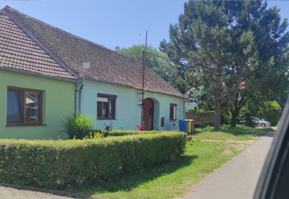 Rodinné domy, Hrádek, 671 28