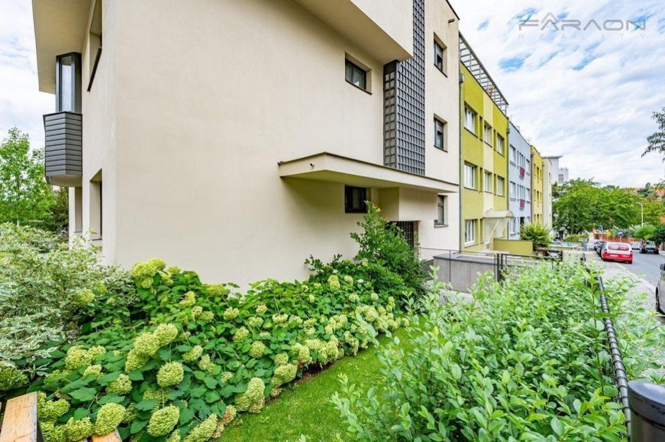Byt 2+kk · 72 m² · Na Hubálce, Praha - 3