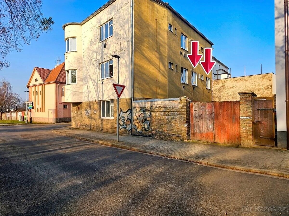 Byty, Louny, 440 01