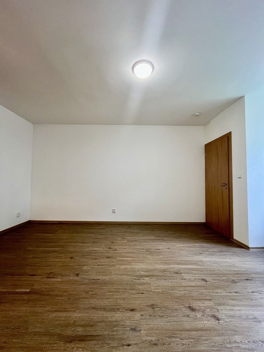Pronájem byt 1+kk - Na Lánech, Ostrava, 27 m² - 5