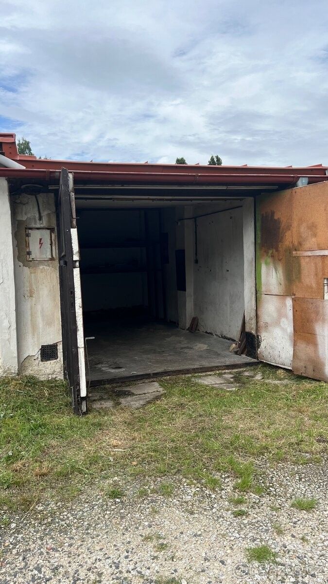 Pronájem garáž - Chodov u Karlových Var, 357 35