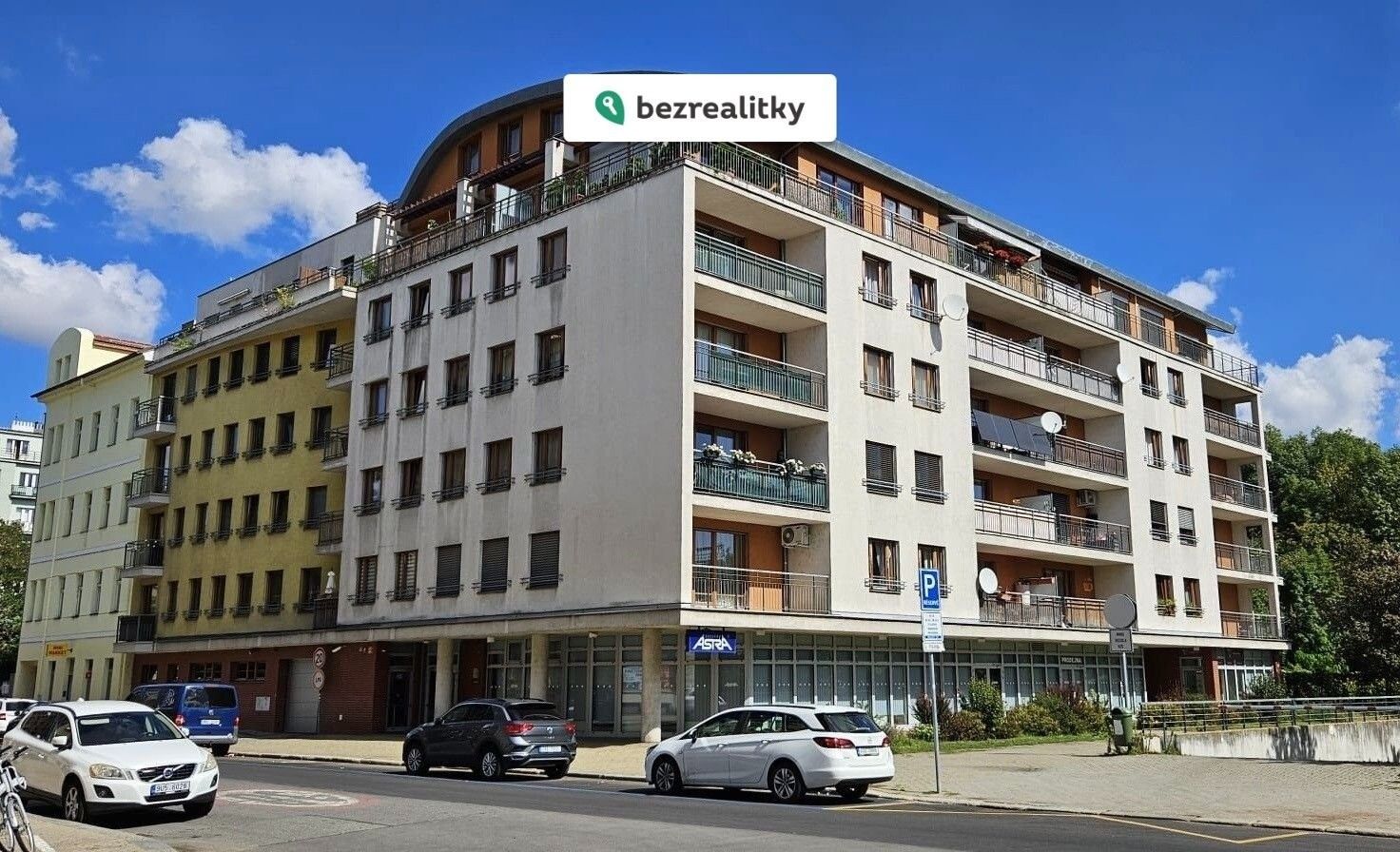 2+kk, Petrohradská, Praha, 58 m²
